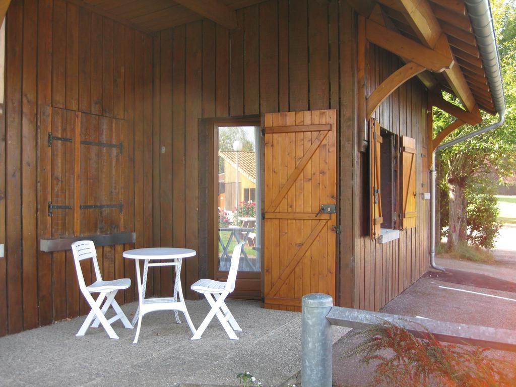 Camping Porte Des Vosges Bulgneville Room photo
